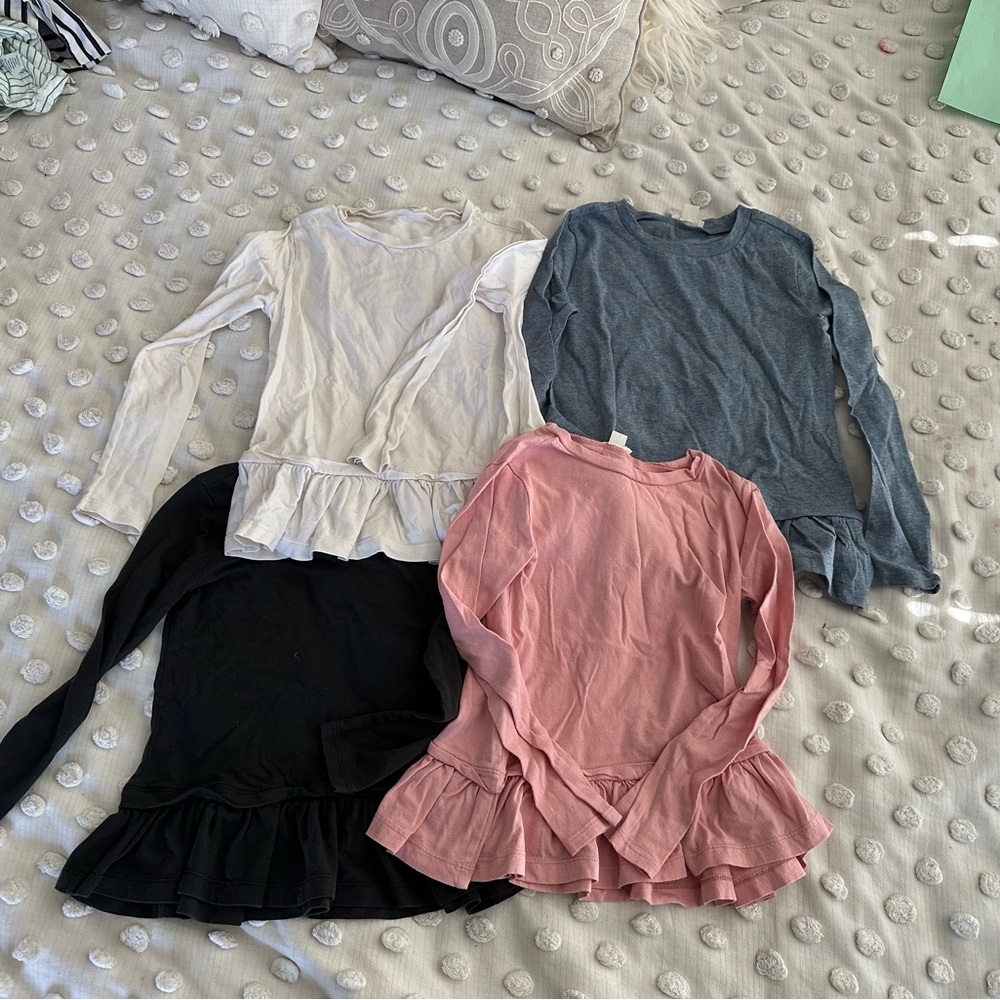 4 shirts  Crewcuts. Size S